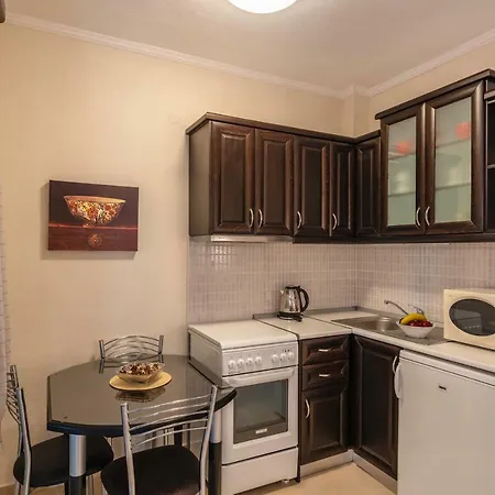 Niki Apartment *